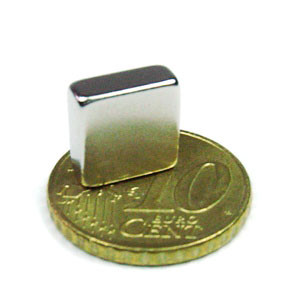 Cuboïde magnétique 10,0 x 10,0 x 4,0 mm N48 nickel - adhérence 2,8 kg