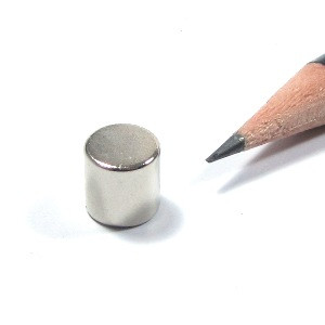 Disque magnétique Ø 8,0 x 8,0 mm N42 nickel - adhérence 2,5 kg
