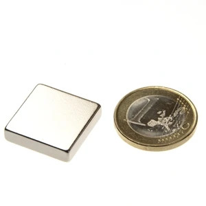 Cuboïde magnétique 20,0 x 20,0 x 5,0 mm N45 nickel - adhérence 6 kg